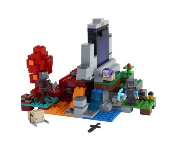 LEGO Minecraft The Ruined Portal (21172) - Image 2