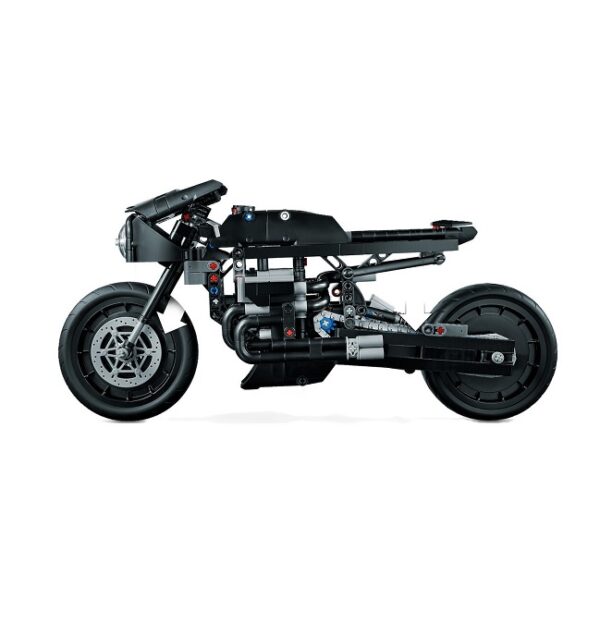 Lego Technic The Batman Batcycle 42155 - Image 3