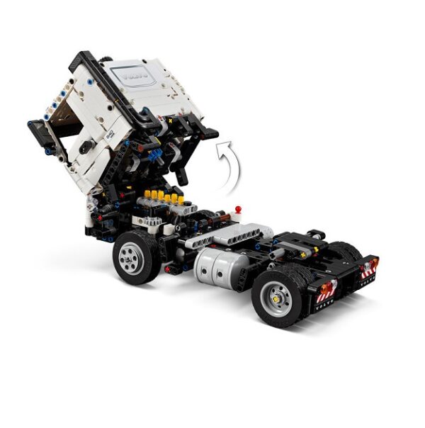 LEGO Technic Volvo FMX Truck & EC230 Electric Excavator (42175) - Image 4