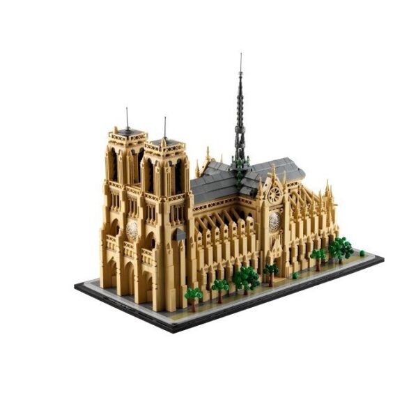 LEGO Architecture Notre-Dam De Paris (21061) - Image 3