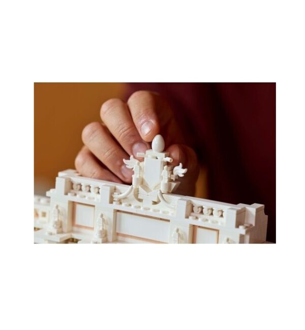 LEGO Architecture Trevi Fountain (21062) - Image 4