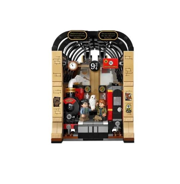 LEGO Harry Potter Book Nook: Hogwarts Express (76450) - Image 3