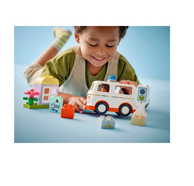 LEGO Duplo Ambulance & Driver (10447) - Image 8
