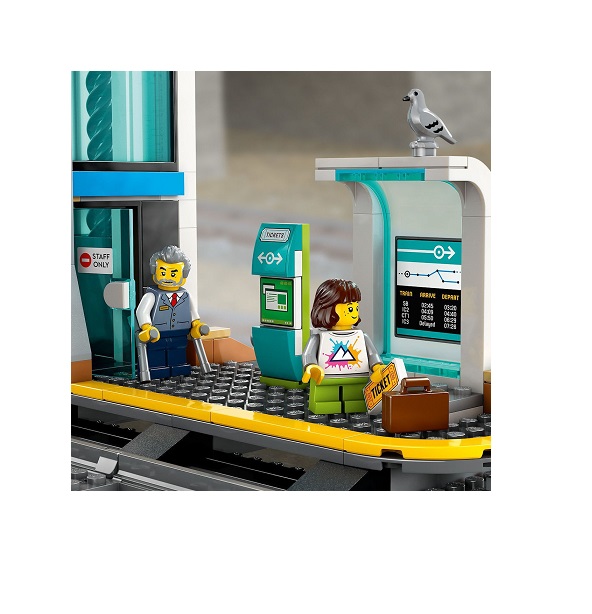 LEGO City Central Train Station (60469) - Image 5