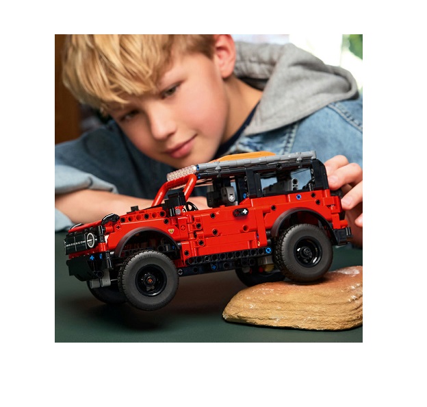 LEGO Technic Ford Bronco Suv (42213) - Image 3