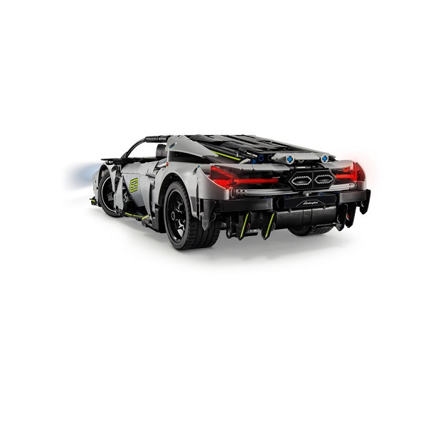 LEGO Technic Lamborghini Revuelto Super Sports Car (42214) - Image 5