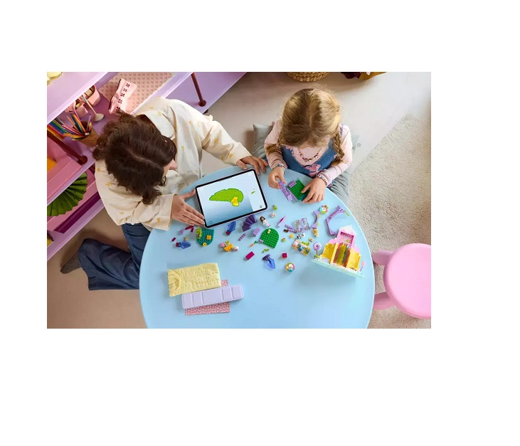 LEGO Gabby's Dollhouse Sweet Treat Mountain & Kitty Garden 11205 - Image 6