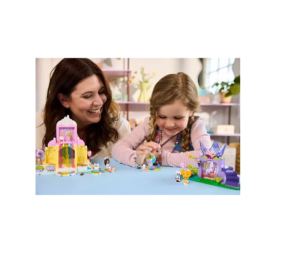 LEGO Gabby's Dollhouse Sweet Treat Mountain & Kitty Garden 11205 - Image 7