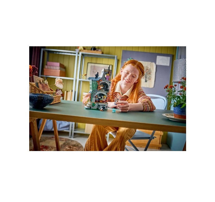 LEGO Harry Potter Luna Lovegood's House (76467) - Image 6