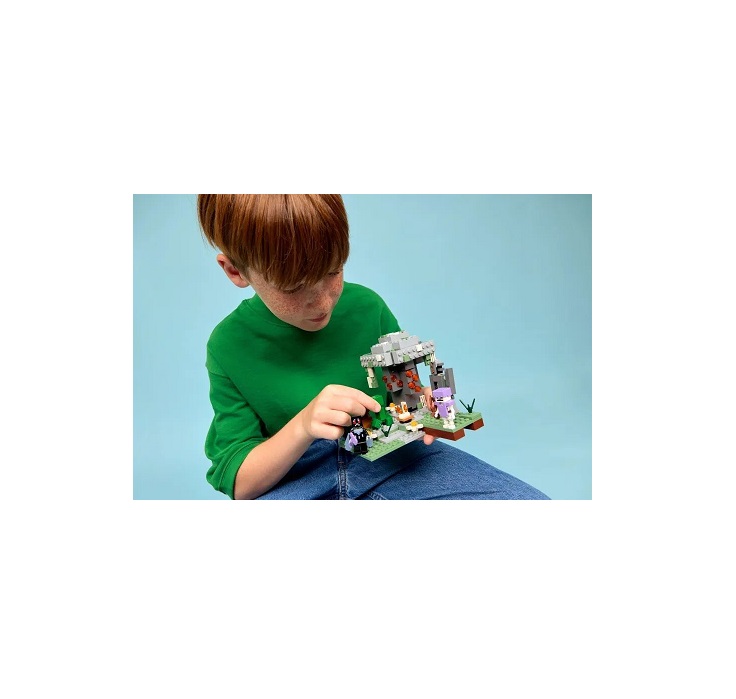 LEGO Minecraft The Pale Garden 21586 - Image 5