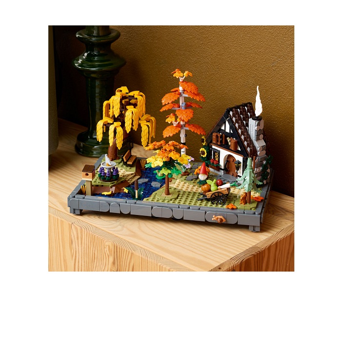 LEGO Icons Autumn Cottage Garden (11372) - Image 8